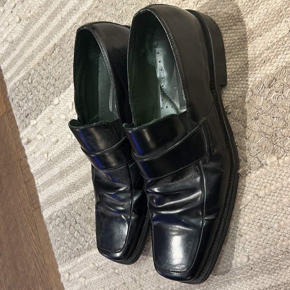 Men’s Kenneth Cole New York black dress shoes - Picture 3 of 6